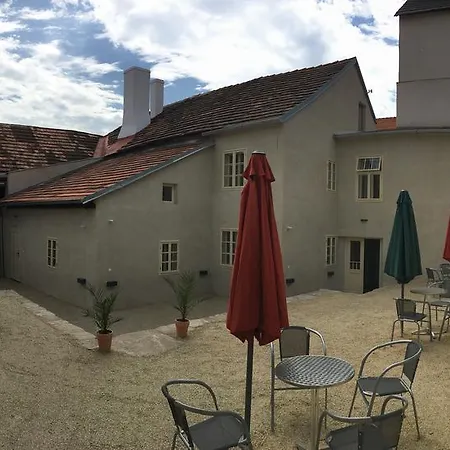 U Dr. Fausta Apartmán *